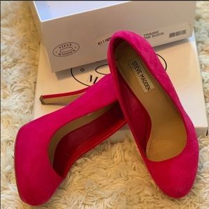 Steve Madden Traisie Suede Pump